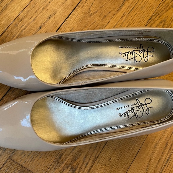 Life Stride Nude Pumps - Picture 3 of 9